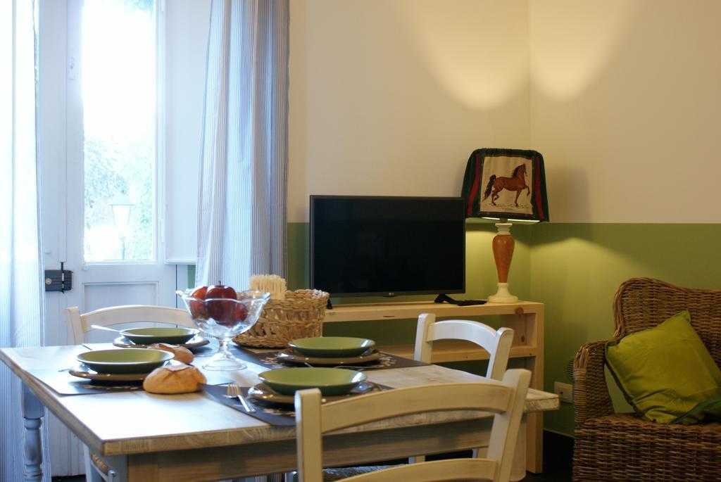 Frasteva Villa Ачи Кастело Екстериор снимка